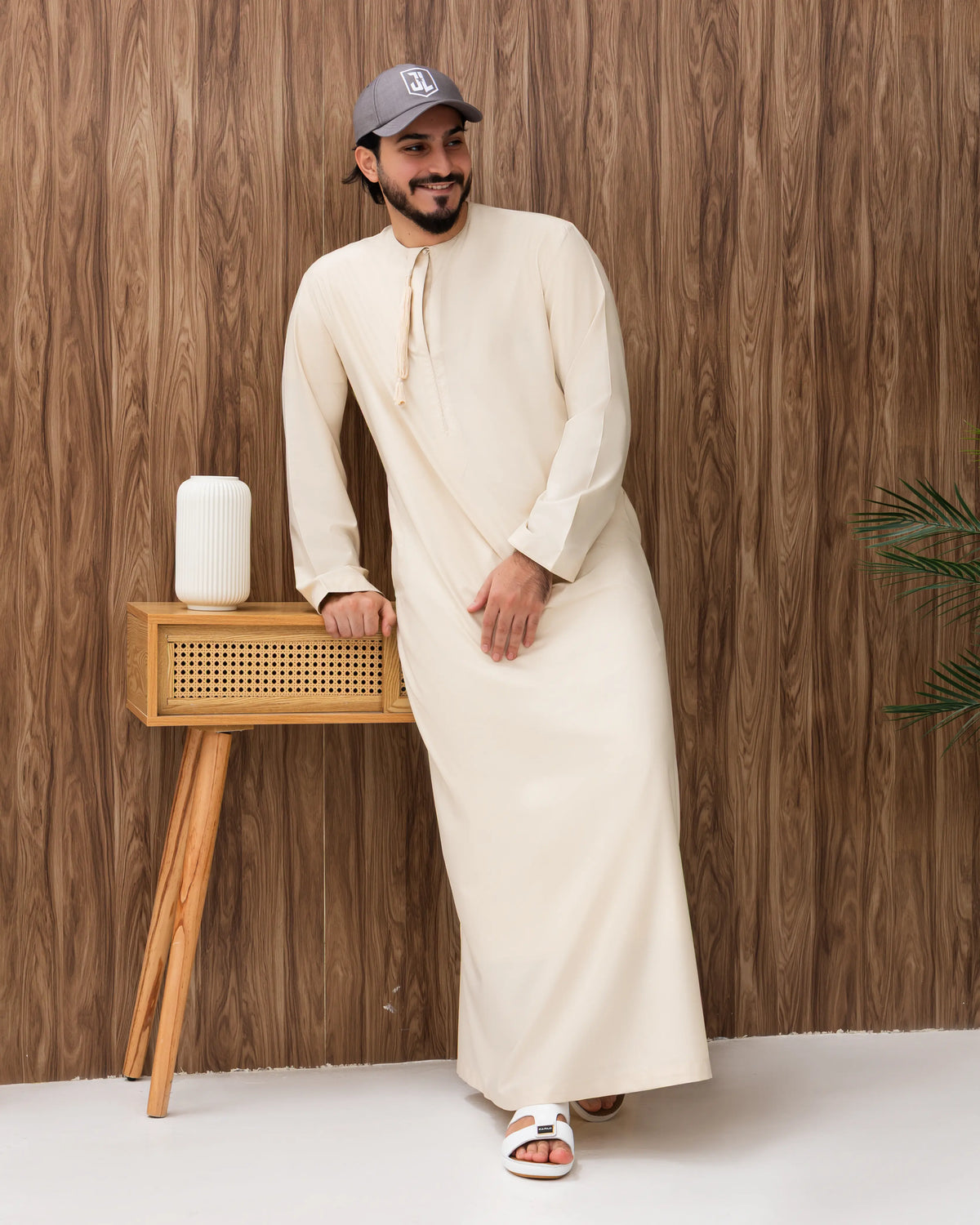 Mens Omani Style Kandura – Blanched Almond
